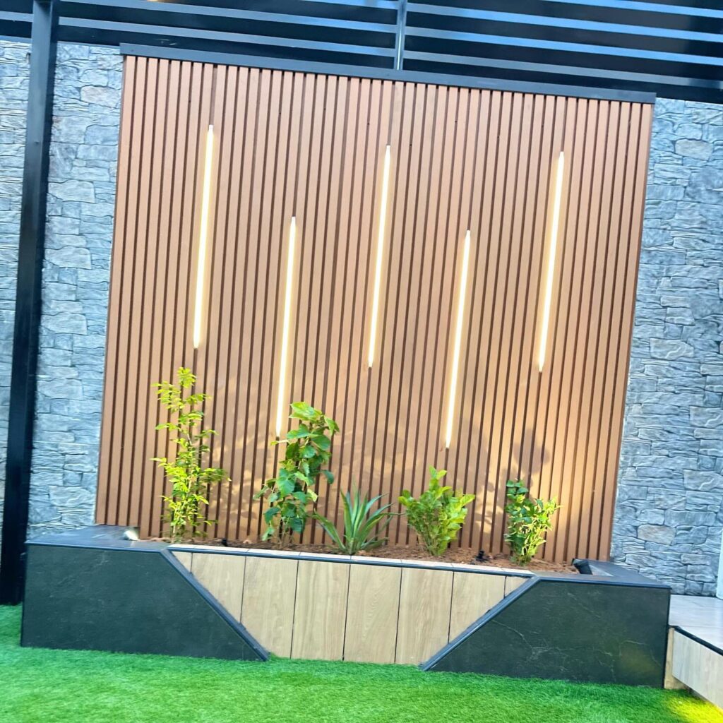 تنسيق حدائق بالدمام والخبر وتركيب العشب الصناعي والشلالات والمظلات والغرف الزجاتجية (278)