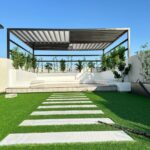 تنسيق حدائق بالدمام والخبر وتركيب العشب الصناعي والشلالات والمظلات والغرف الزجاجية